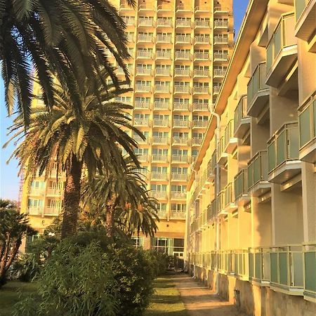 Amza Park Hotel Γκάγκρα Εξωτερικό φωτογραφία