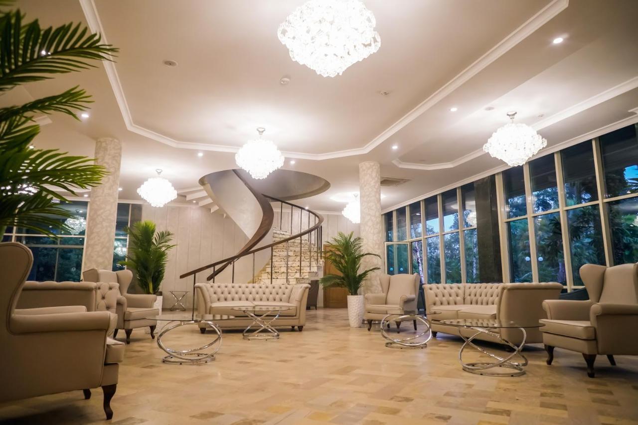 Amza Park Hotel Γκάγκρα Εξωτερικό φωτογραφία