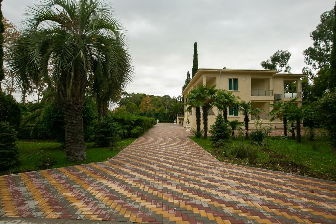 Amza Park Hotel Γκάγκρα Εξωτερικό φωτογραφία