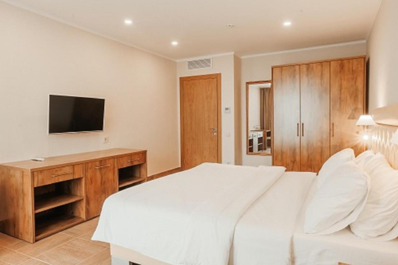 Amza Park Hotel Γκάγκρα Εξωτερικό φωτογραφία